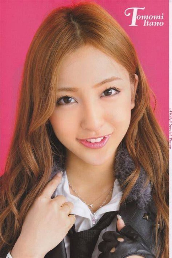 板野友美の水着画像を探す人が知っておきたい見どころと注意点